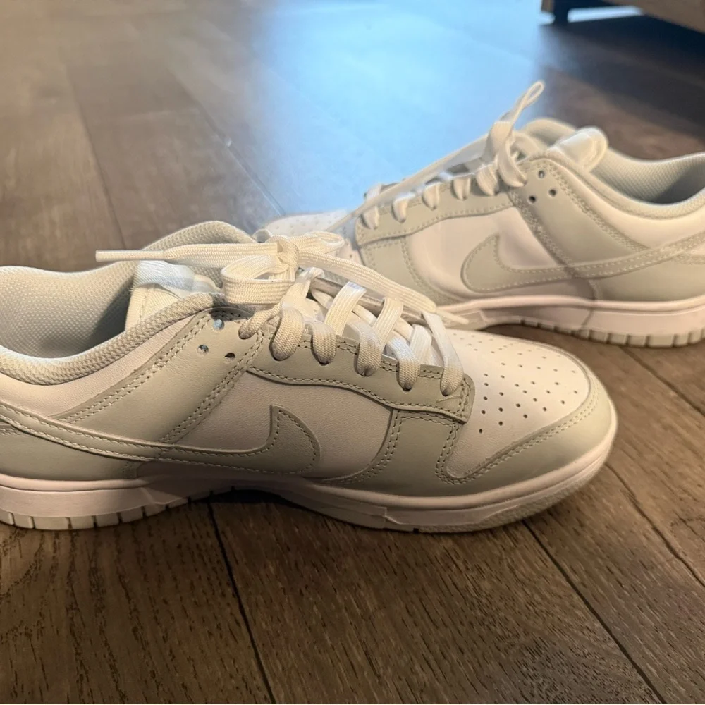Nike Women's White and blue Sneakers